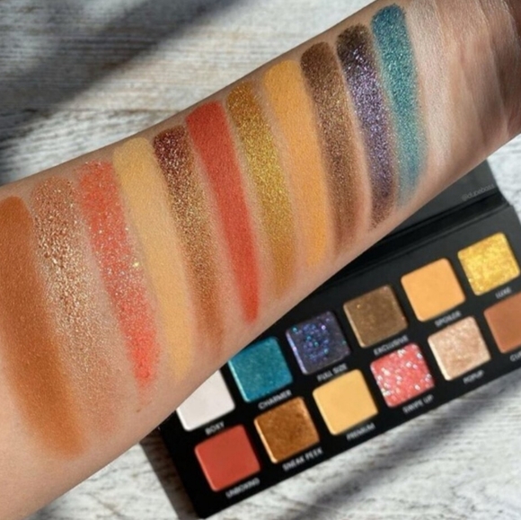 Boxy Charm - "Hello Charmers" Palette - Picture 4 of 4